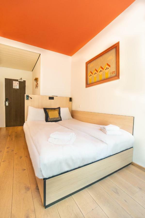 Sparks Hostel Ротердам Екстериор снимка