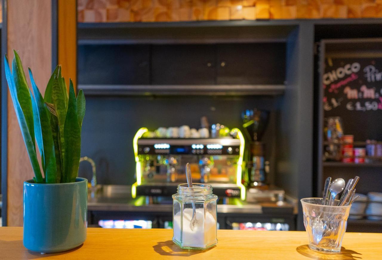 Sparks Hostel Ротердам Екстериор снимка
